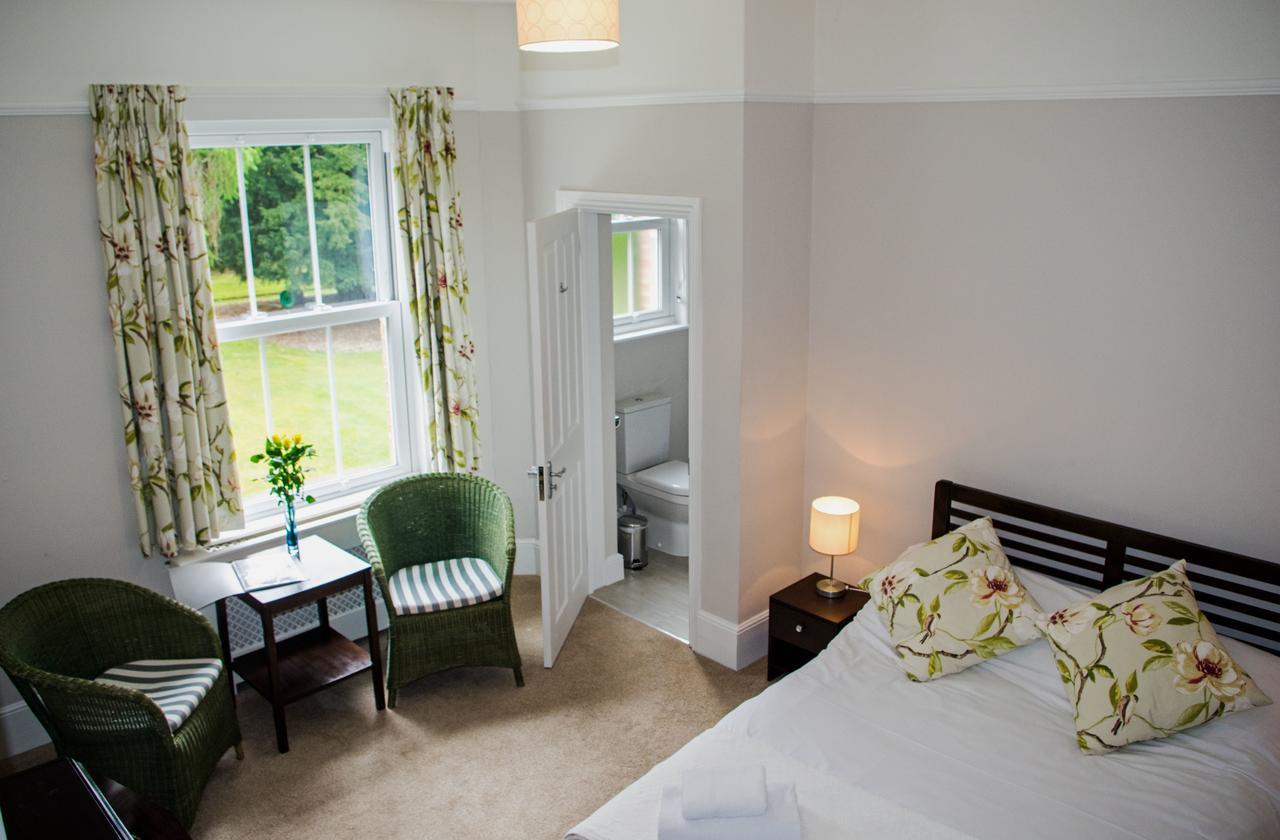 Bed and Breakfast Claridge House Lingfield Exterior foto