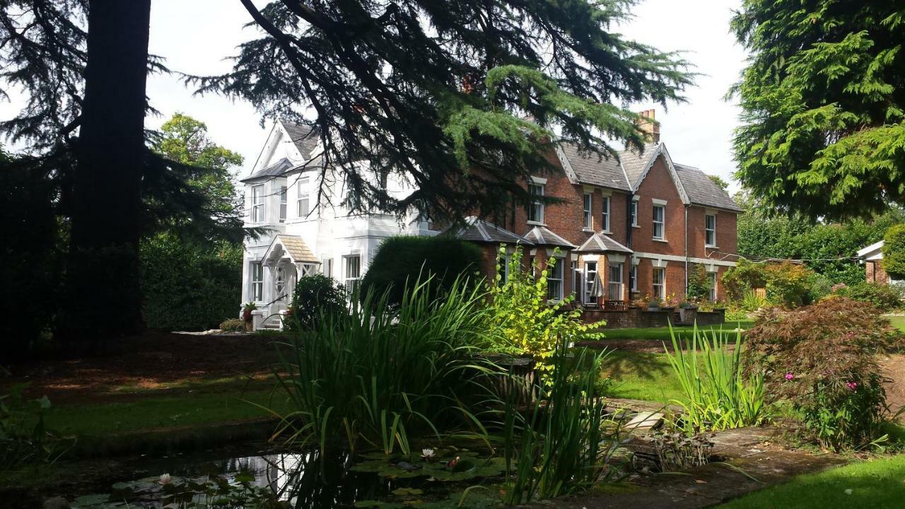 Bed and Breakfast Claridge House Lingfield Exterior foto